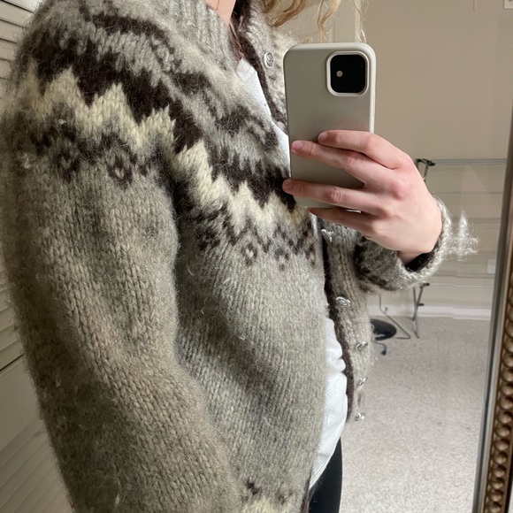 Vintage David Grains 1970s Hand Knit Icelandic Cardigan - Picture 7 of 9